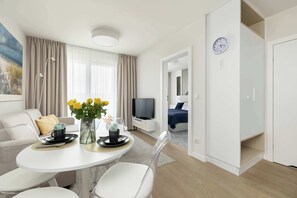 1 bedroom, iron/ironing board, travel crib, WiFi