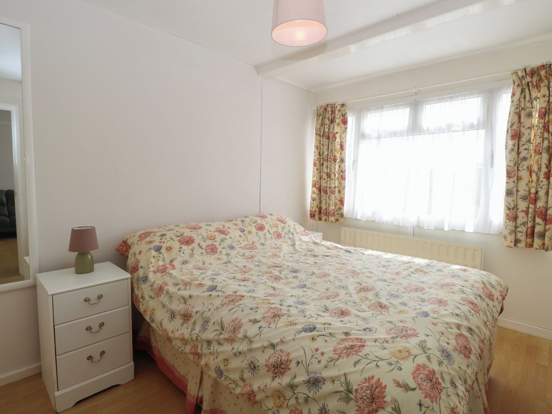 2 bedrooms, individually decorated, individually furnished