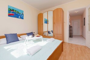 1 bedroom, iron/ironing board, travel crib, WiFi