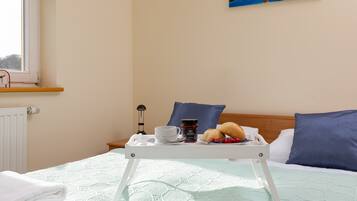 Fer et planche Ă repasser, lit parapluie, Wi-Fi, draps fournis