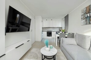 Televisión y oficina 