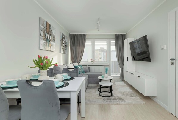 Téléviseur, bureau