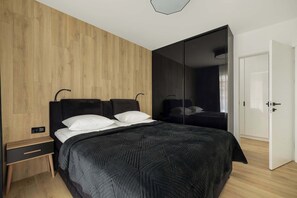 2 bedrooms, iron/ironing board, travel cot, WiFi