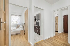 Bügeleisen/Bügelbrett, Reisekinderbett, WLAN, Bettwäsche