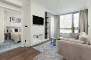 1 habitación, tabla de planchar con plancha, cuna de viaje y wifi 