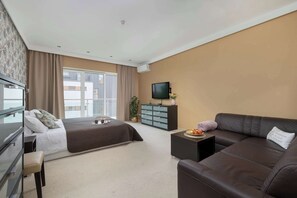 Iron/ironing board, travel cot, WiFi, bed sheets