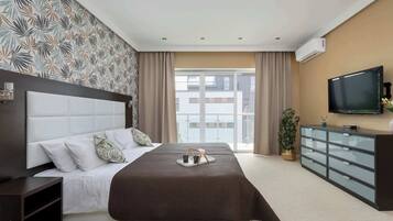 1 bedroom, iron/ironing board, travel crib, WiFi