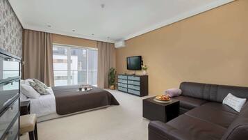 1 bedroom, iron/ironing board, travel crib, WiFi