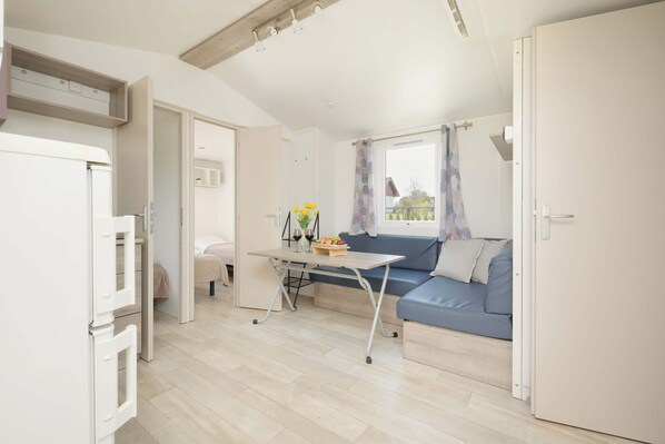 3 chambres, fer et planche à repasser, lit de bébé portatif, Wi-Fi