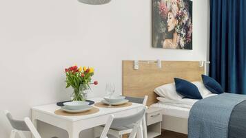 Iron/ironing board, WiFi, bed sheets