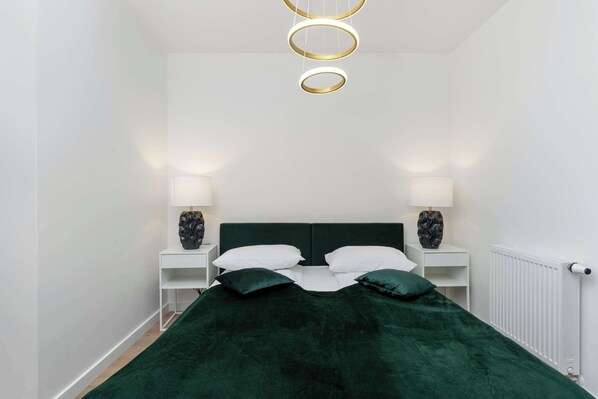2 bedrooms, desk, iron/ironing board, travel cot