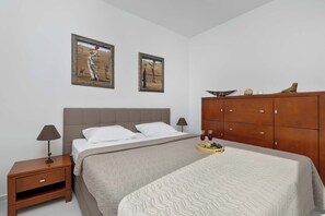 1 bedroom, iron/ironing board, WiFi, bed sheets - Two-level Apartment | Large Terrace | Close to the Lake (Wisełka)