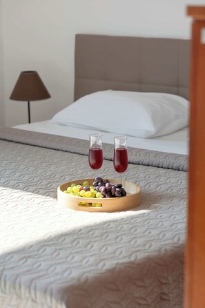 1 soverom, strykejern/-brett, reiseseng for barn og wi-fi