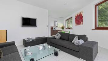 TV, studio
