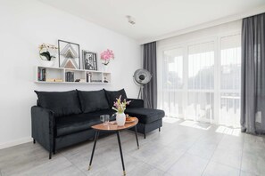 Een televisie en een kantoor