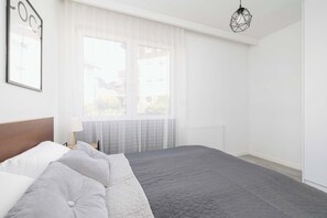 1 bedroom, iron/ironing board, travel cot, WiFi
