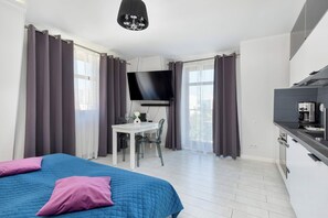 Iron/ironing board, WiFi, bed sheets