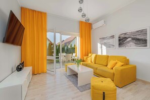 TV - Marynarska 11 | Modern Apartment | Parking (Grzybowo)