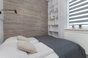 1 bedroom, iron/ironing board, travel crib, WiFi