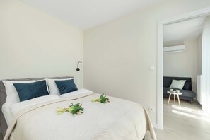 1 bedroom, iron/ironing board, travel cot, WiFi