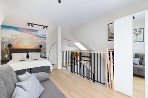 Iron/ironing board, travel crib, WiFi, bed sheets