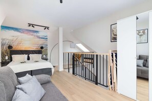 1 slaapkamer, een strijkplank/strijkijzer, reisbedje, wifi