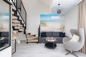 TV, offices - Floor Apartment with Balcony | 270 m to the Beach, Parking (Niechorze)