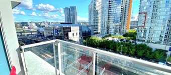 Best Location in Downtown Vancouver!