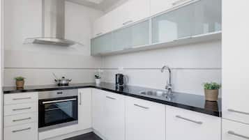 Réfrigérateur, four, plaque de cuisson, lave-vaisselle