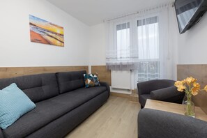 TV - Szamotulanka | Classic Studios | Parking (Rewal)