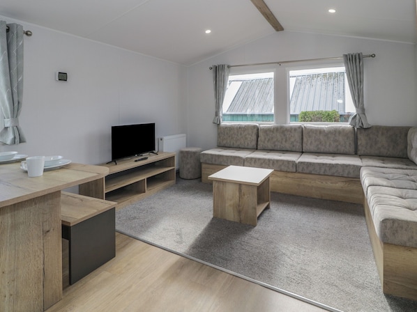 Living area - Lido Silver Plus 111 (Prestatyn)