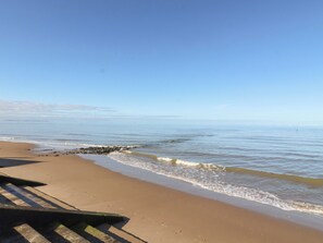 Una playa cerca