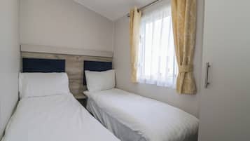 3 dormitoris, decoració individual i mobiliari individual