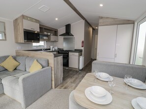 Interior - Lido Gold 205 (Prestatyn)