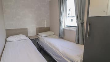 3 habitaciones, decoración personalizada y muebles diferentes