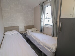 3 室のベッドルーム、客室ごとに異なる装飾、客室ごとに異なるインテリア、WiFi (無料)