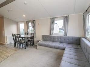 Living area - Lido Gold 120 (Prestatyn)