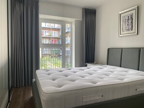 3 間臥室、免費無線上網、床單