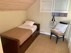 2 bedrooms, WiFi, bed sheets