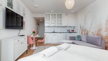 Bügeleisen/Bügelbrett, Reisekinderbett, WLAN, Bettwäsche
