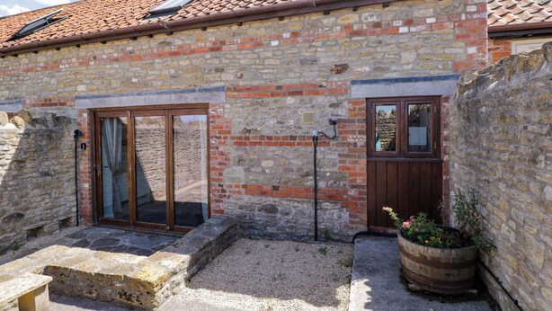 Cottage | Property grounds - Barn Cottage (Frome)