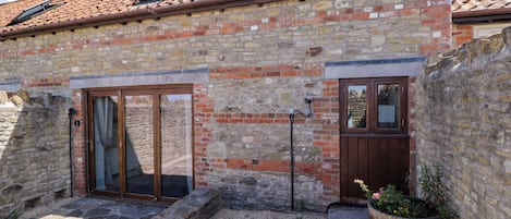 Cottage | Property grounds