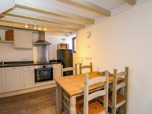 Cottage | Private kitchen | Dishwasher, cookware/dishes/utensils - Barn Cottage (Frome)