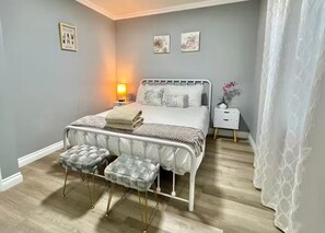 Ferros/tábuas de passar roupa, Wi-Fi, roupa de cama