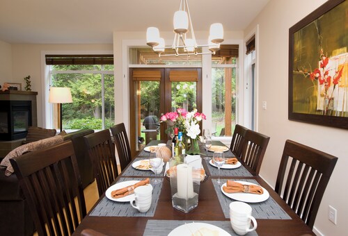 TW 55-West Coast Vacation Home – Steps from Rathtrevor Beach