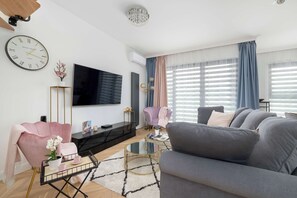 テレビ、書斎 / ワークスペース