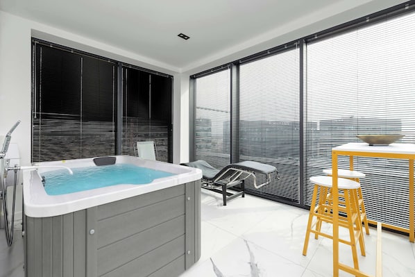 Bain à remous intérieur