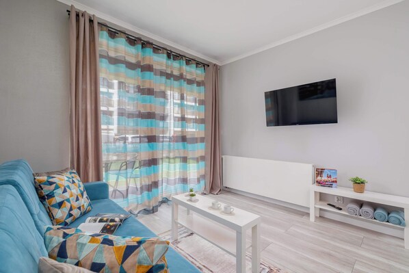 テレビ、書斎 / ワークスペース