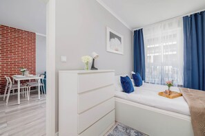 1 bedroom, iron/ironing board, travel crib, WiFi