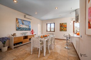 Dining - Villa DellAlbero: Privacy, Relax and Unique Pool (Alcamo)